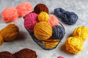 The Forgotten Craft of Wool Dyeing in the Atlas – Natural Colors, Old Techniques